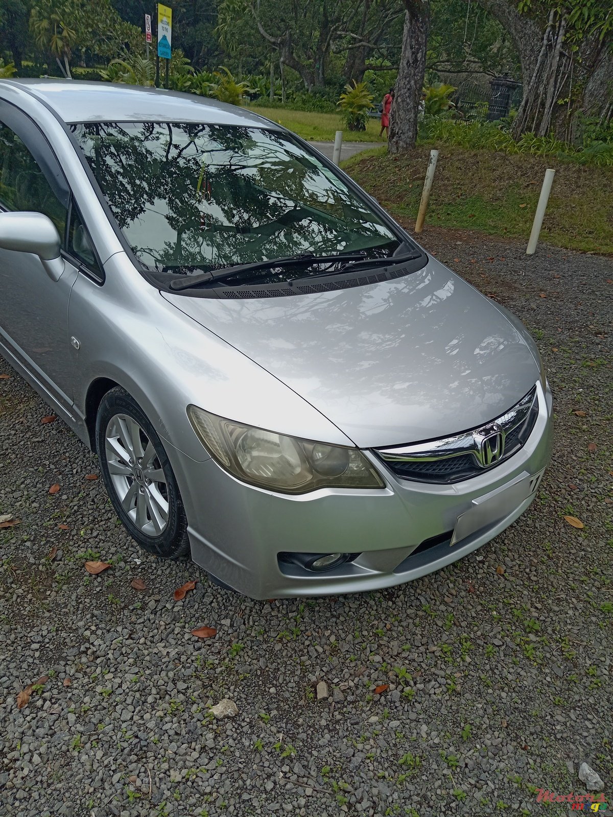 2011' Honda Civic Hybrid photo #2