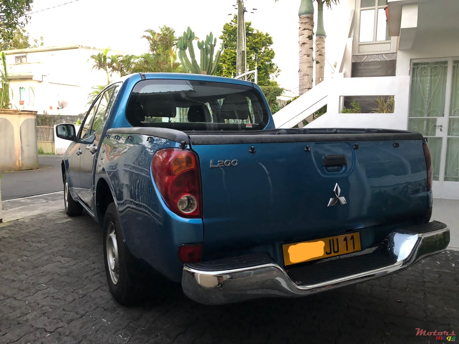 2011' Mitsubishi L 200 photo #4