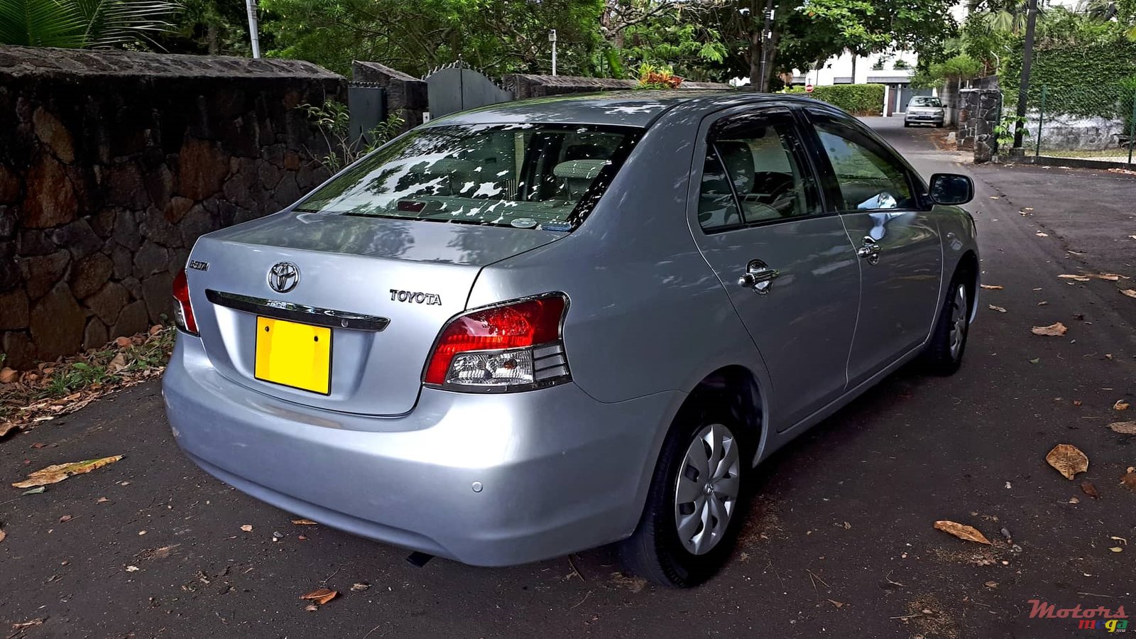 2007' Toyota Belta photo #3