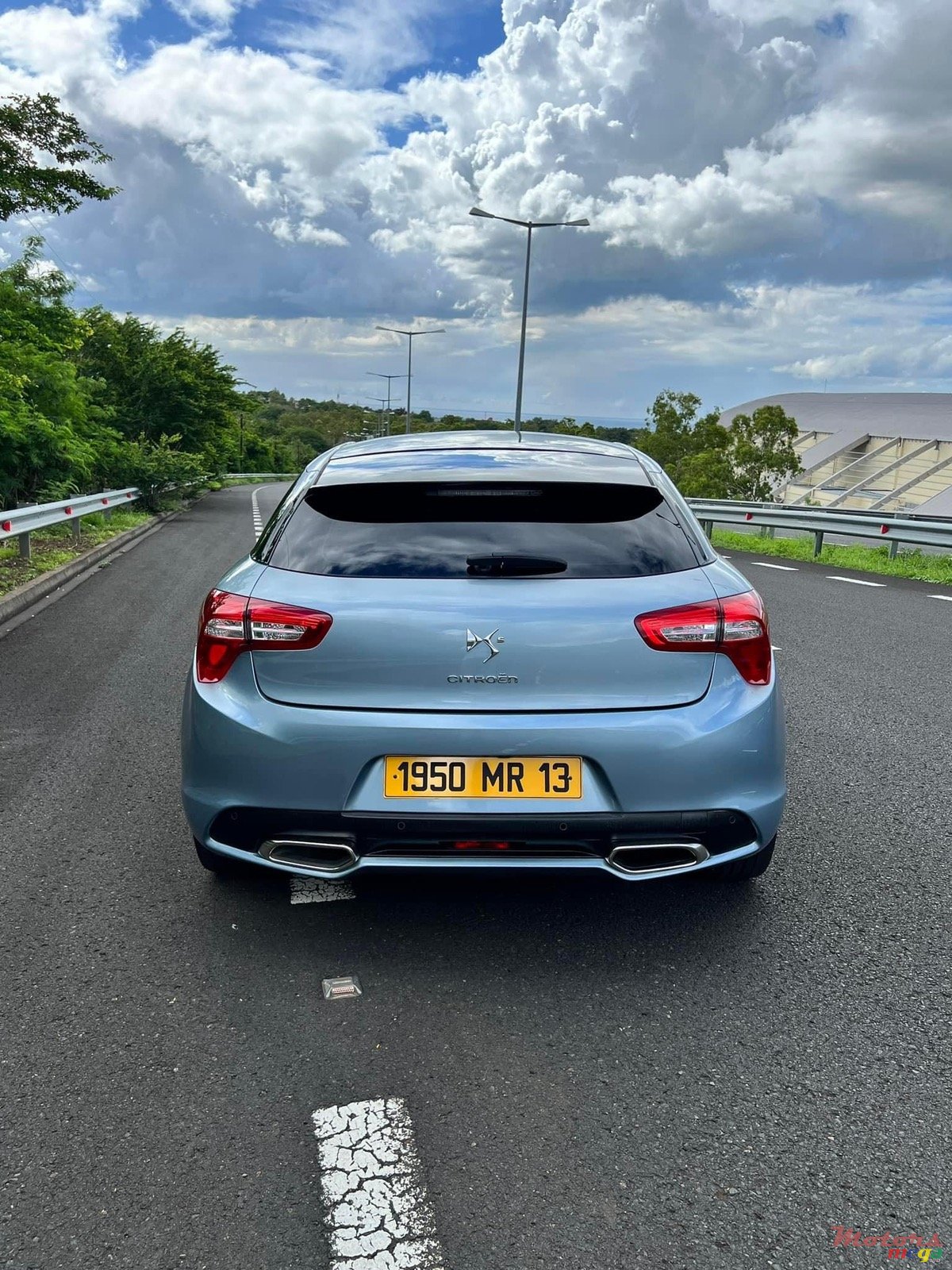 2013' Citroen DS5 photo #3