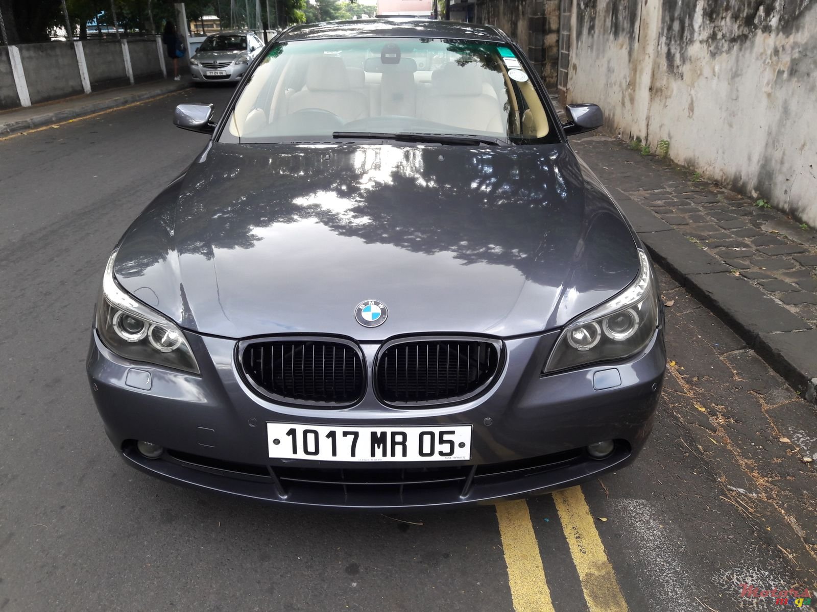 2005' BMW 520 photo #1