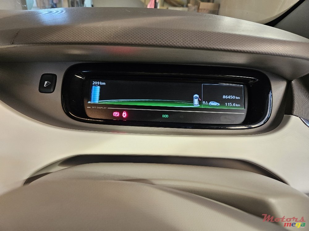 2017' Renault Zoe Electric photo #5