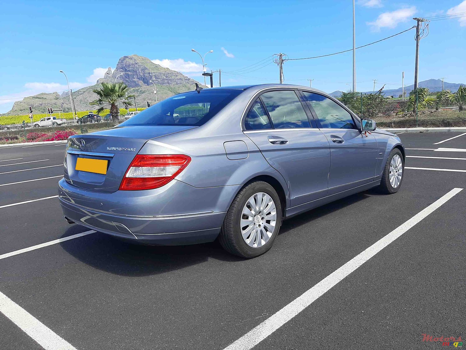 2008' Mercedes-Benz C-Class photo #1