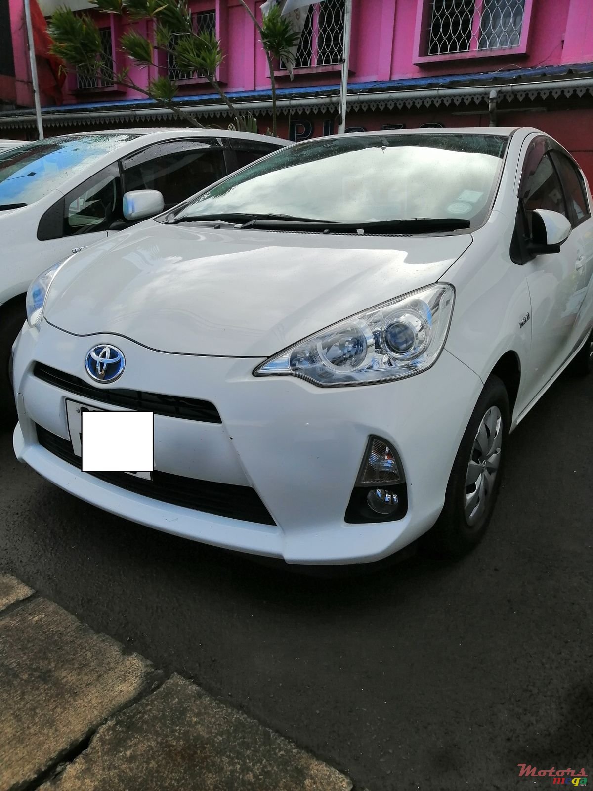 2015' Toyota Aqua photo #1