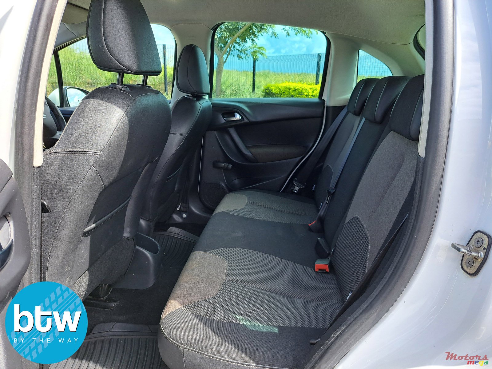 2013' Citroen C3 photo #4