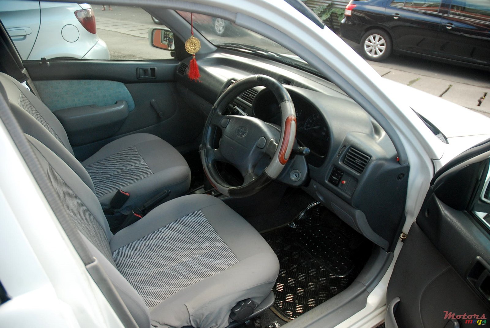 1998' Toyota Starlet photo #3
