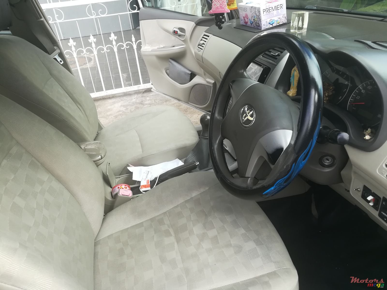 2009' Toyota Axio photo #4