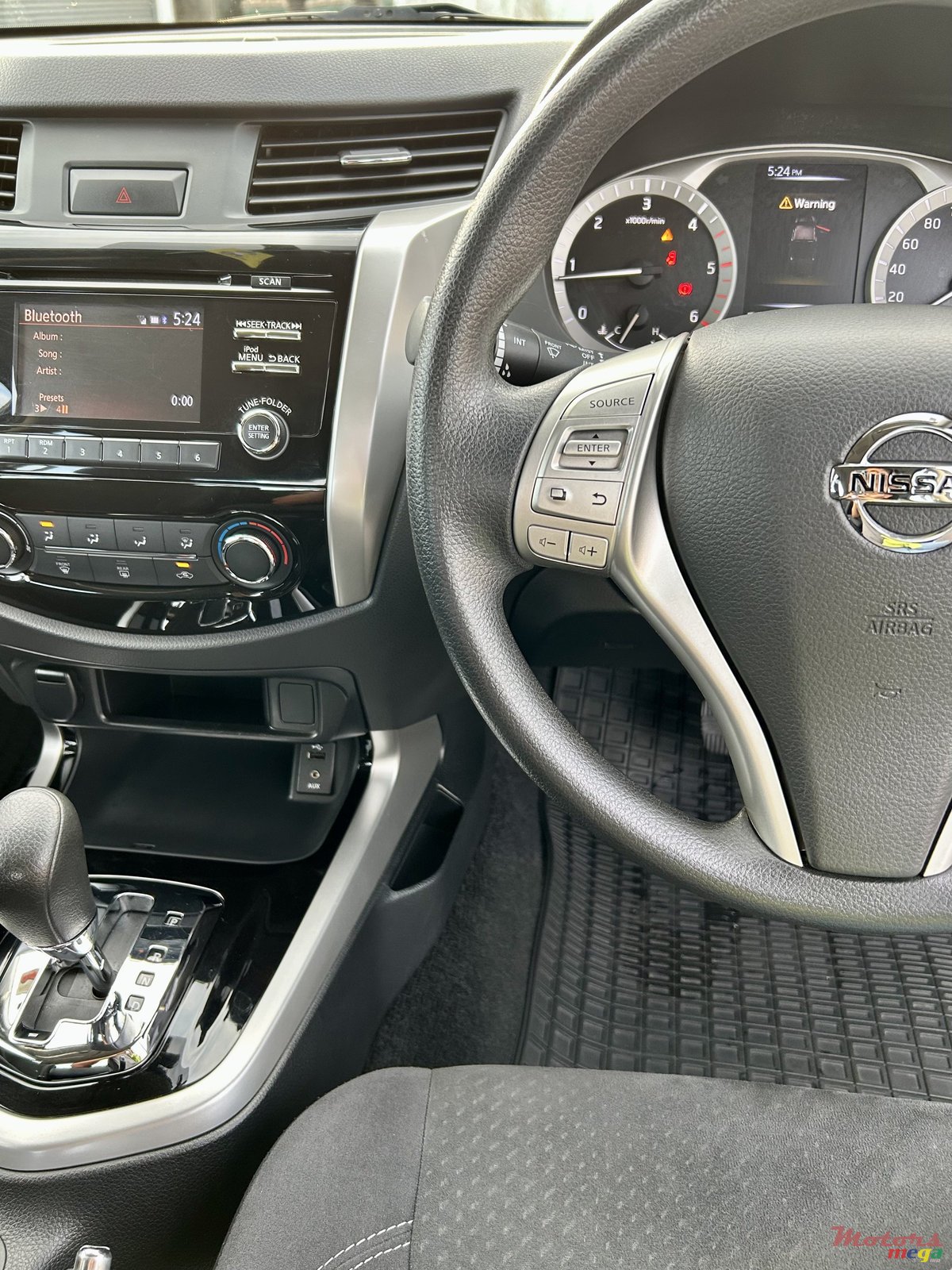 2021' Nissan Navara 2x4 photo #6