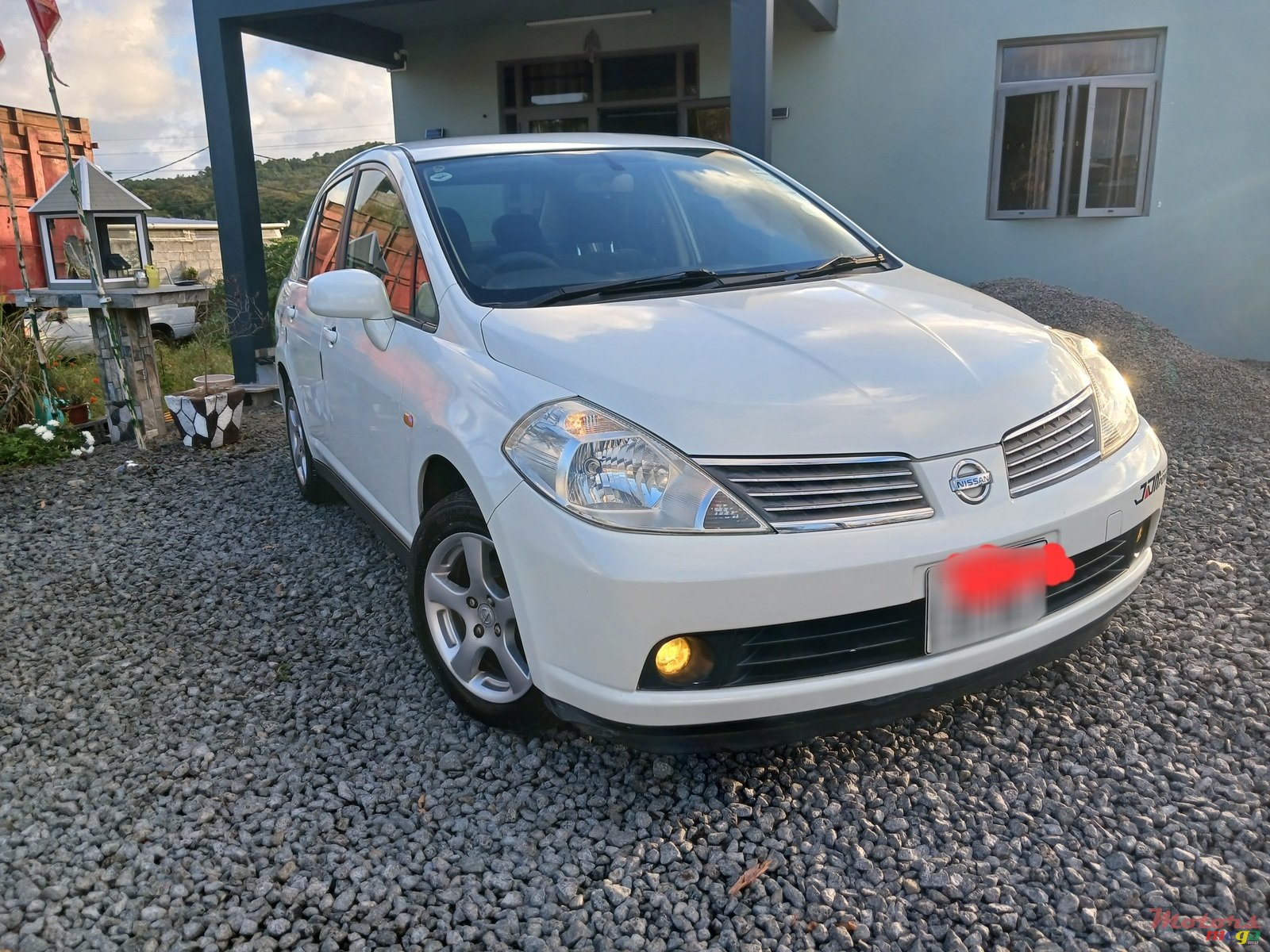 2006' Nissan Tiida photo #1