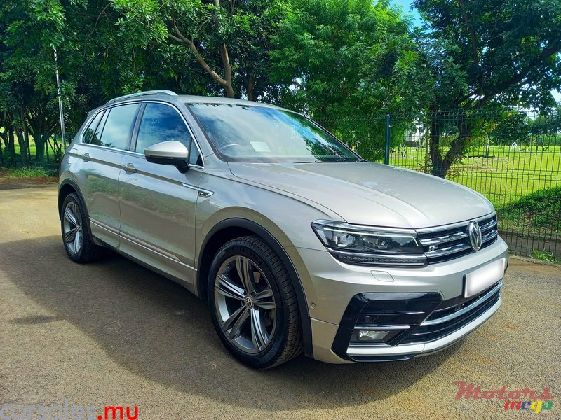 2019' Volkswagen Tiguan R-Line 1.4 photo #1