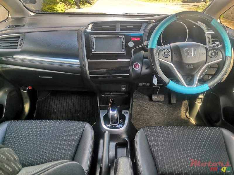 2015' Honda Fit Hybrid L package photo #3