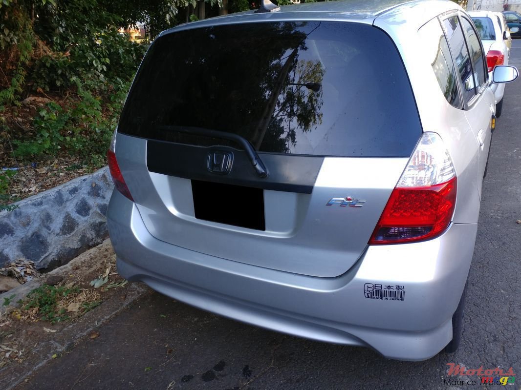 2006' Honda Fit photo #2