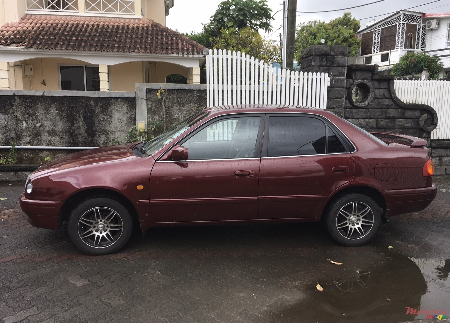 1999' Toyota photo #1