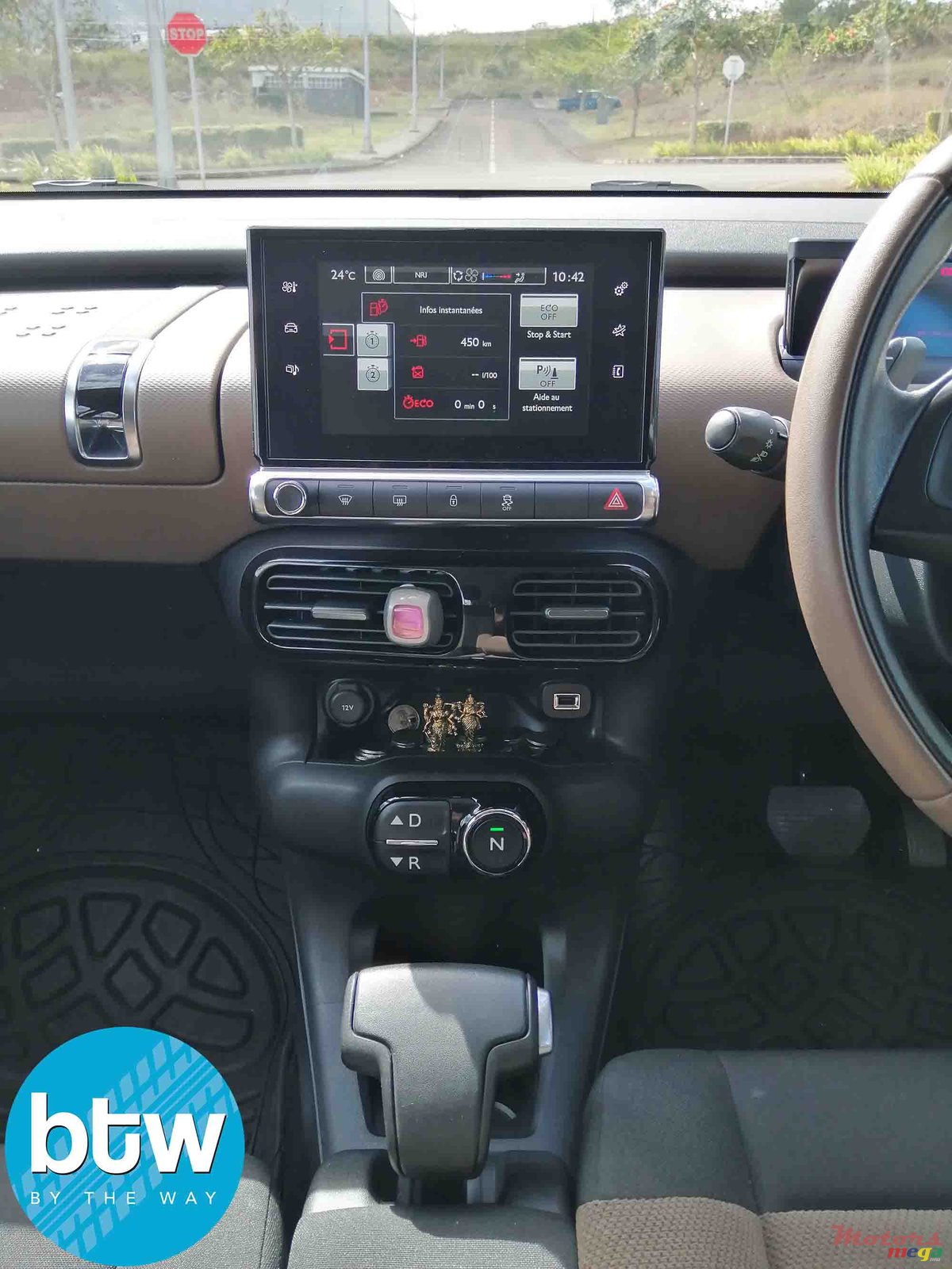 2017' Citroen C4 Cactus 1.2 Turbo Puretech photo #6