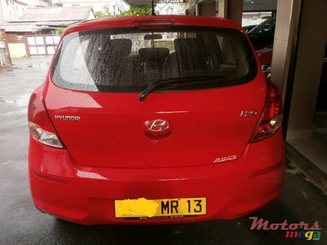 2013' Hyundai I-20 photo #2