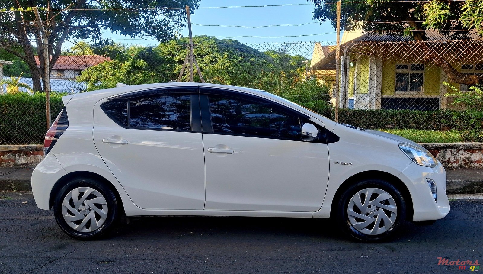 2016' Toyota Aqua photo #4