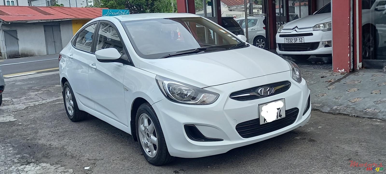 2014' Hyundai Accent photo #2