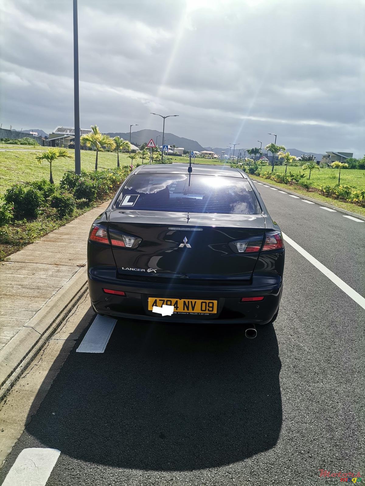 2009' Mitsubishi Lancer Evolution photo #3