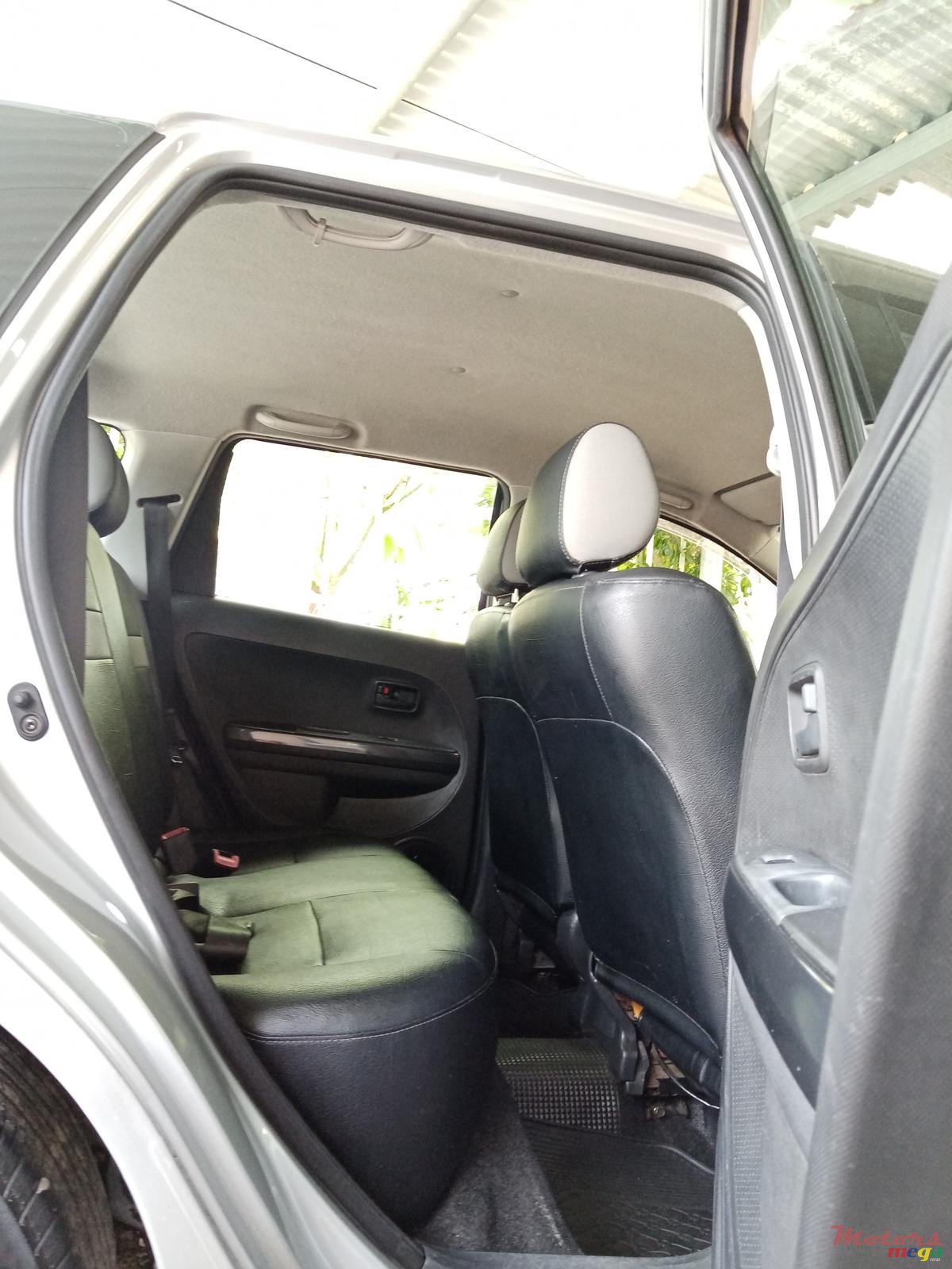 2004' Toyota IST photo #6