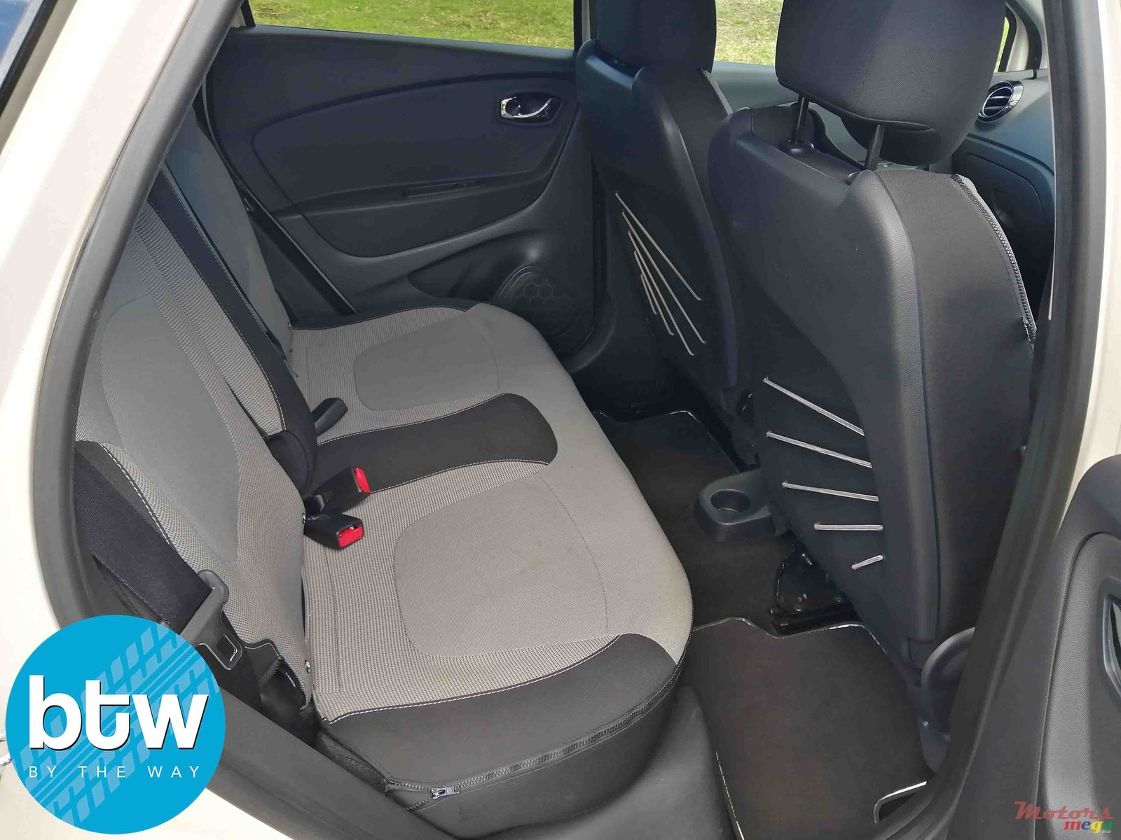 2014' Renault Captur 1.2 Automatic photo #3