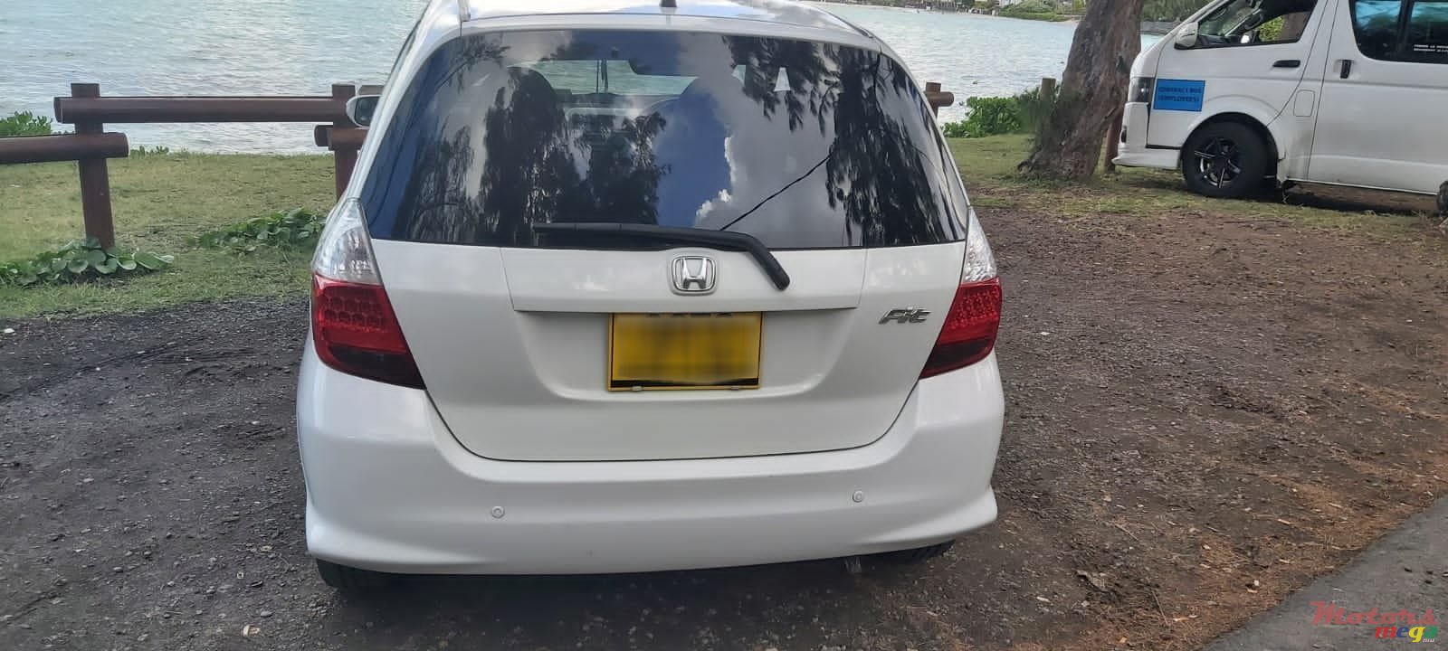 2004' Honda Fit photo #2