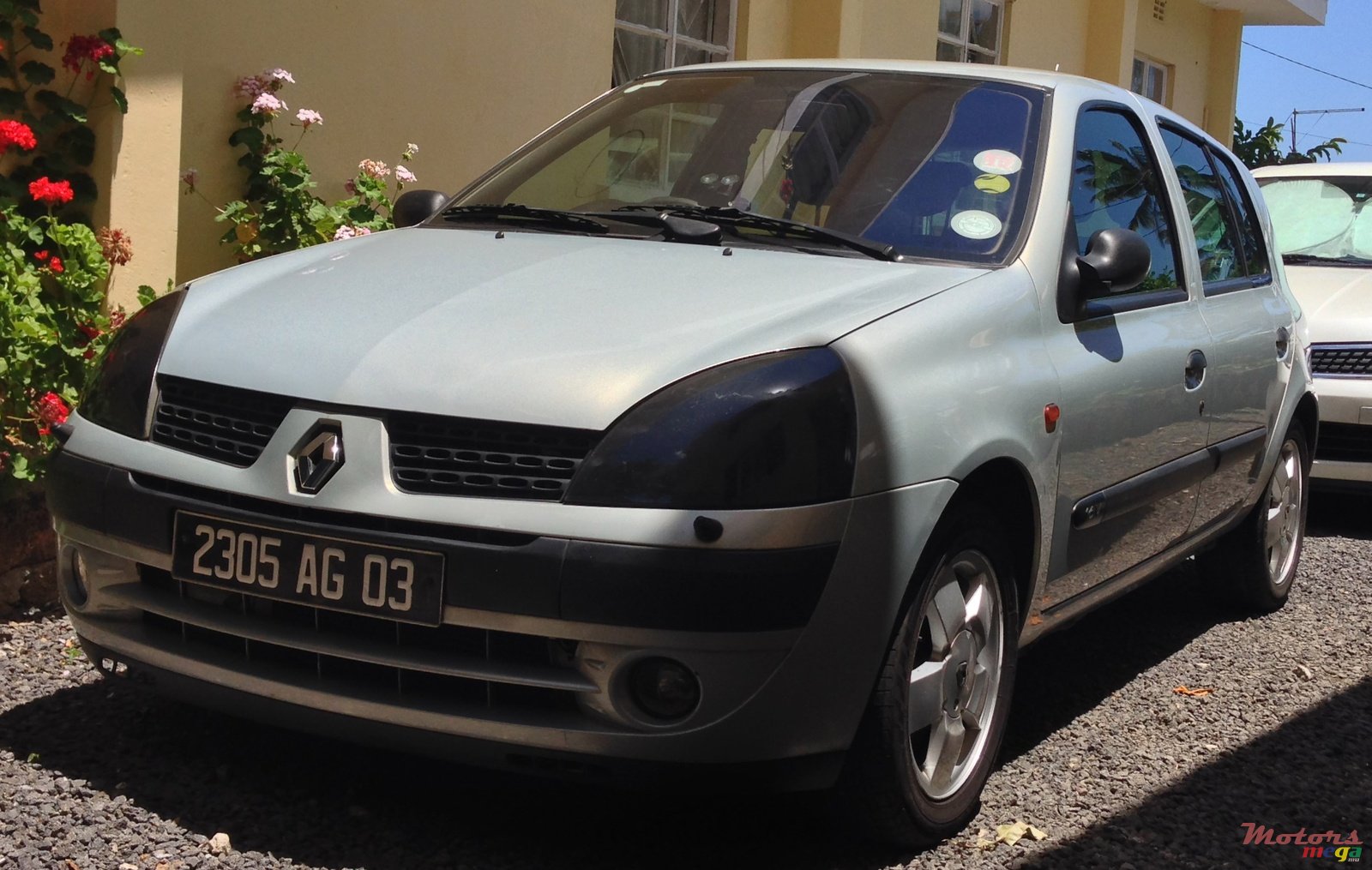 2003' Renault Clio photo #1