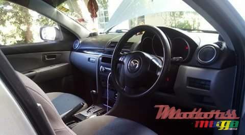 2004' Mazda Axela photo #1