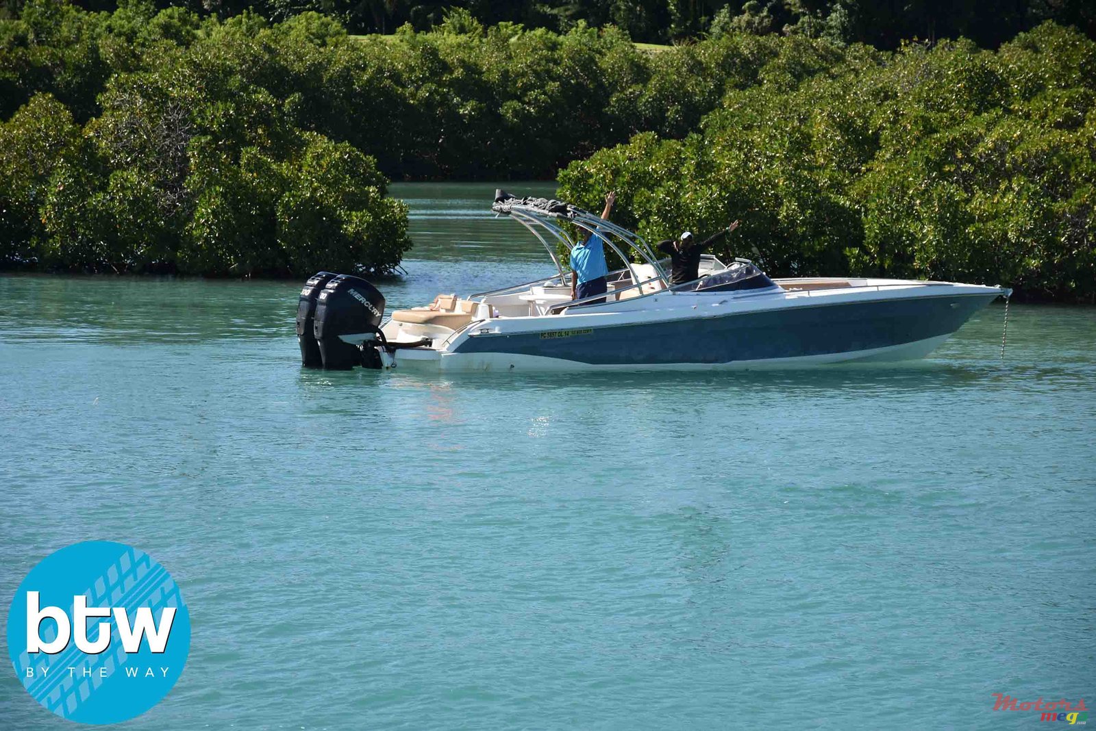 2012' Legend 33 photo #5