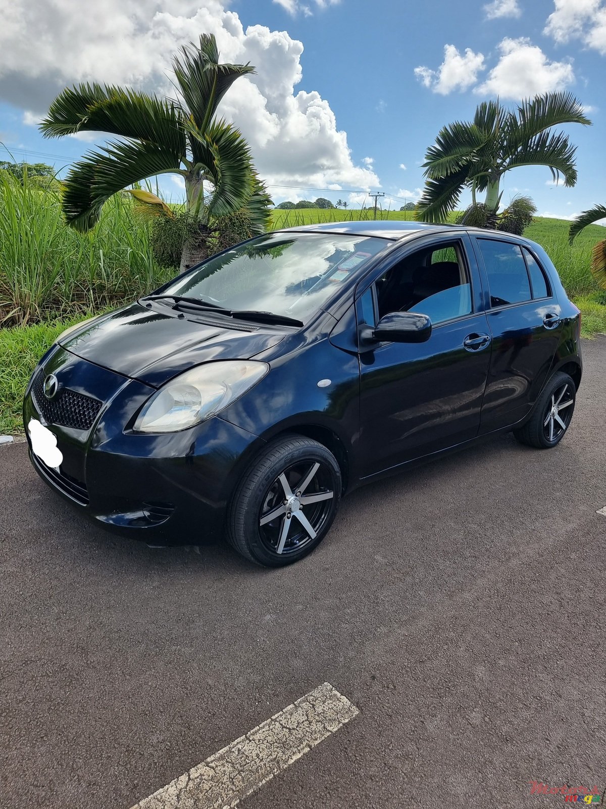 2005' Toyota Vitz photo #4