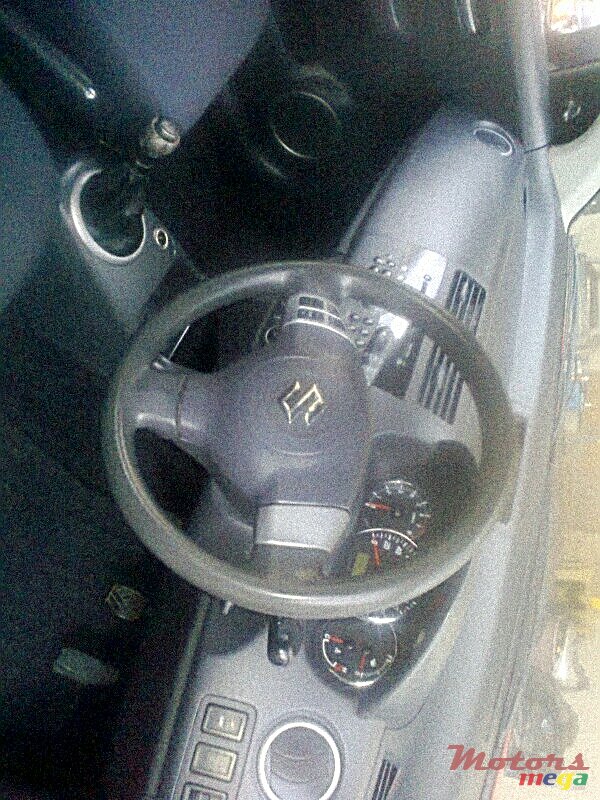 2009' Suzuki Swift Local full option photo #3