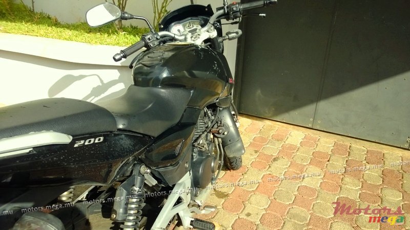2011' Bajaj Pulsar photo #4