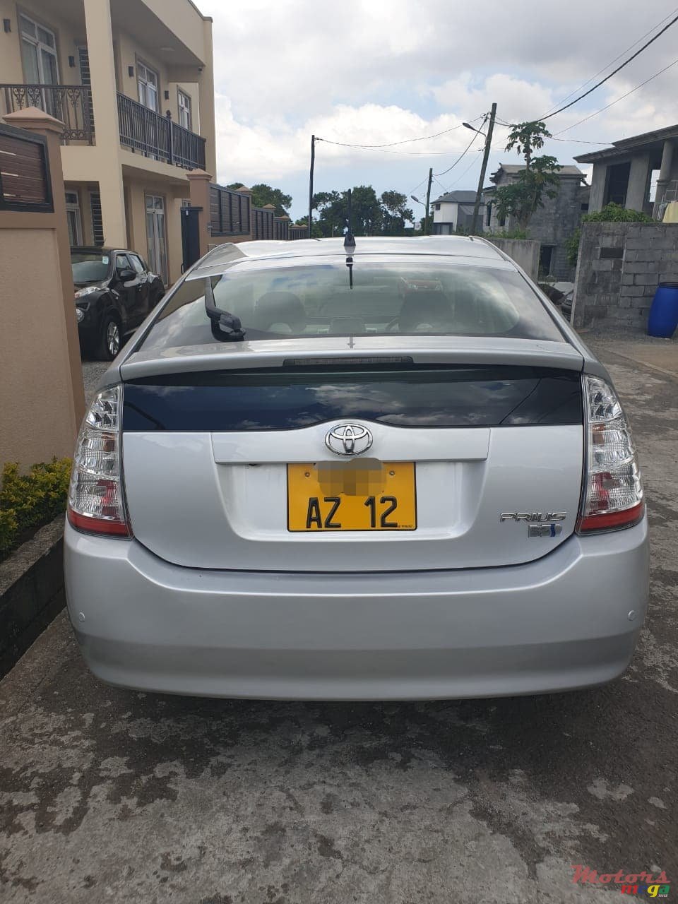 2012' Toyota Prius photo #2