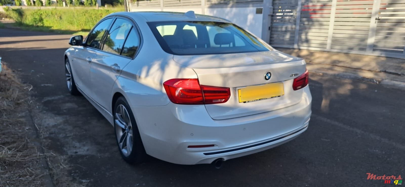 2016' BMW 3 Series photo #5