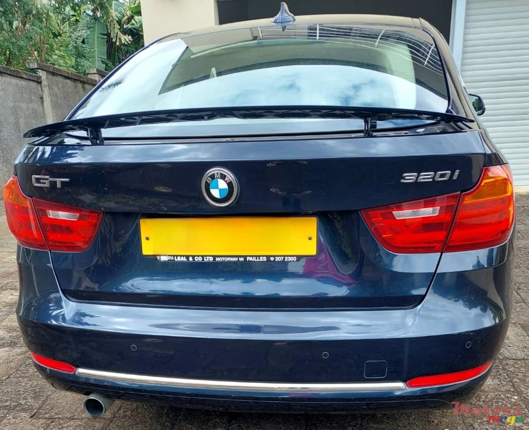 2014' BMW 3 Series Sports drive Gran Turismo 320i photo #5