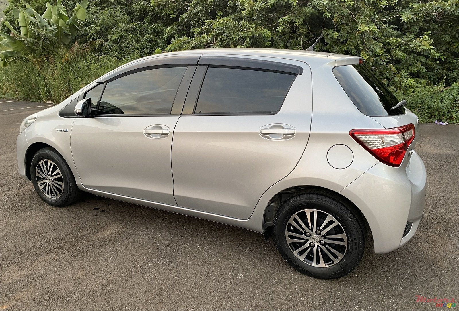 2019' Toyota Vitz Hybrid photo #5