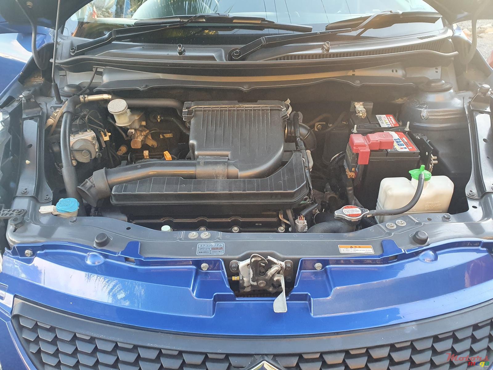 2013' Suzuki Swift photo #2