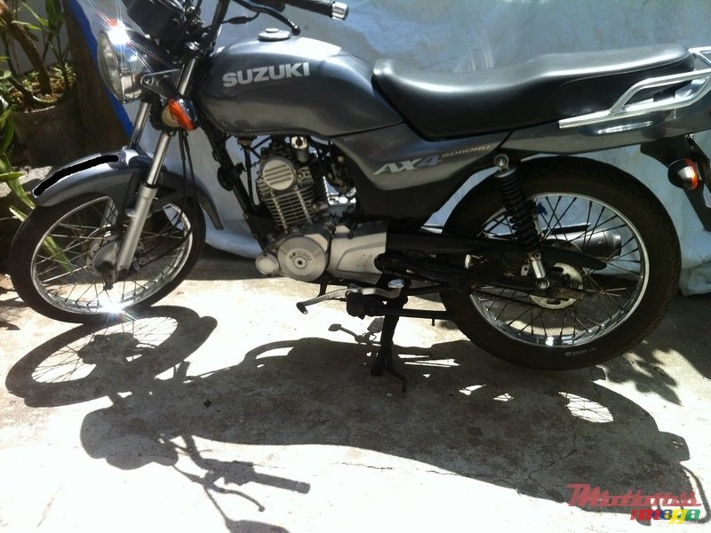 2012' Suzuki photo #2