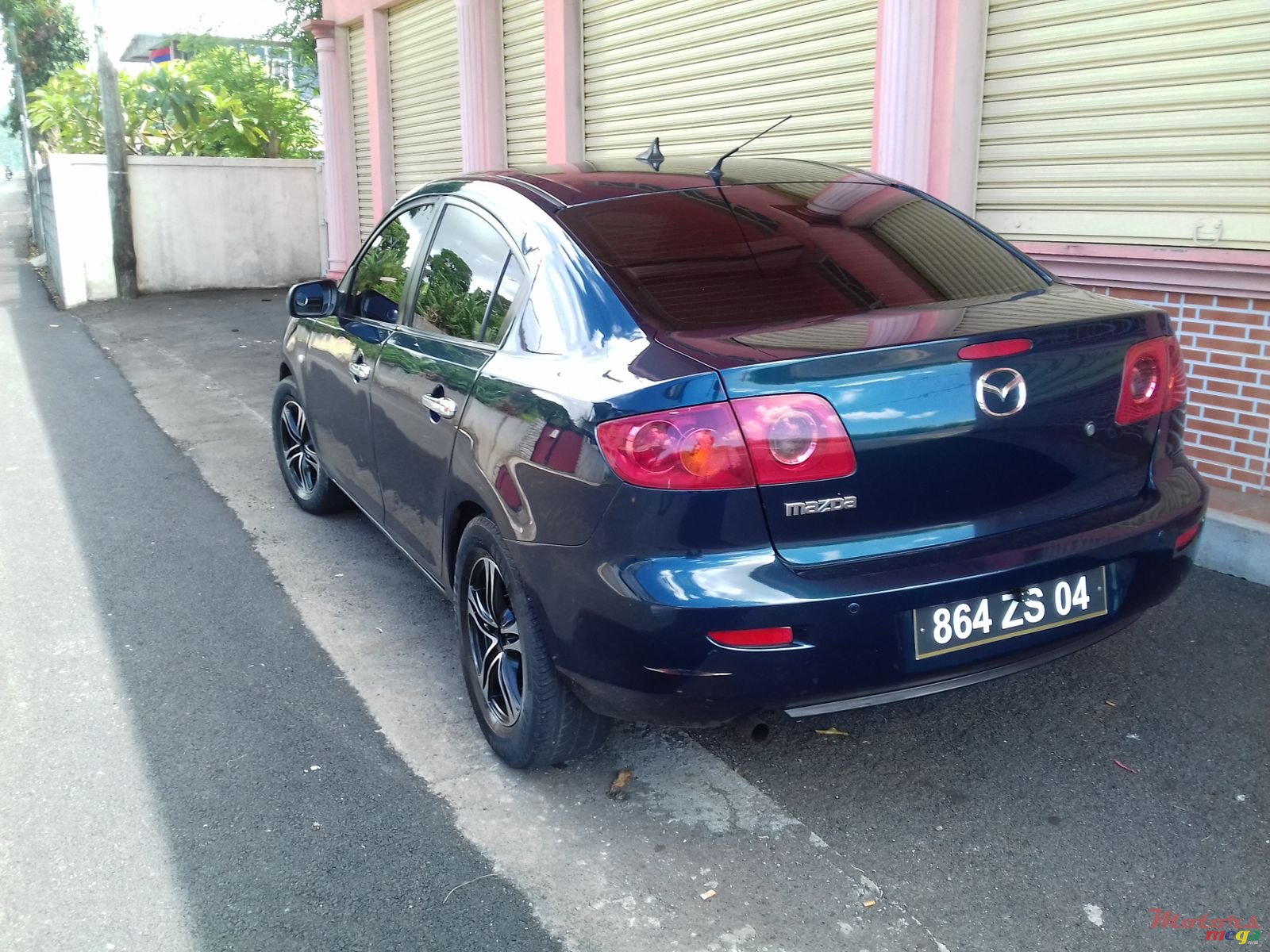 2004' Mazda 3 photo #2