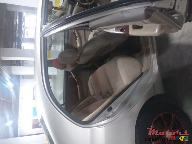 2001' Toyota Corolla photo #3