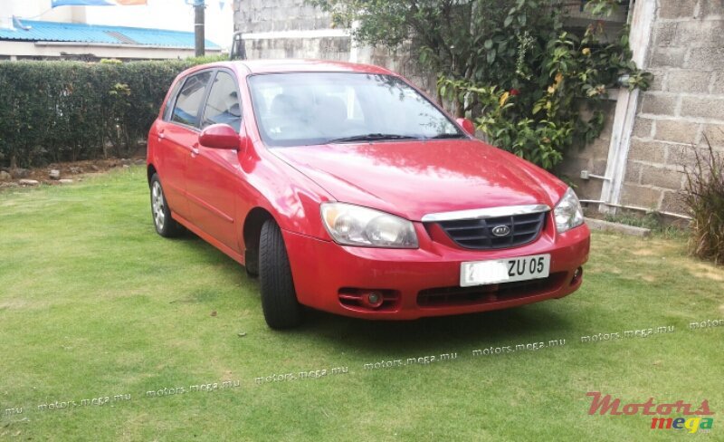 2005' Kia Cerato photo #1