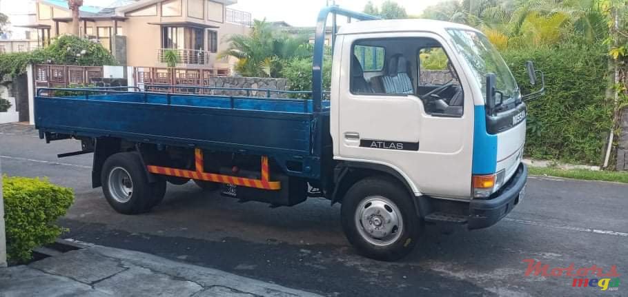 2003' Nissan photo #4