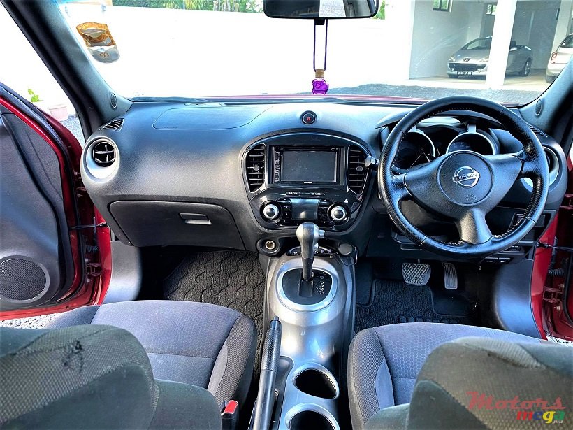 2011' Nissan Juke Auto 1.6L photo #3