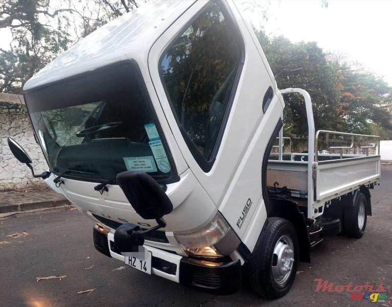 2014' Mitsubishi Truck photo #4