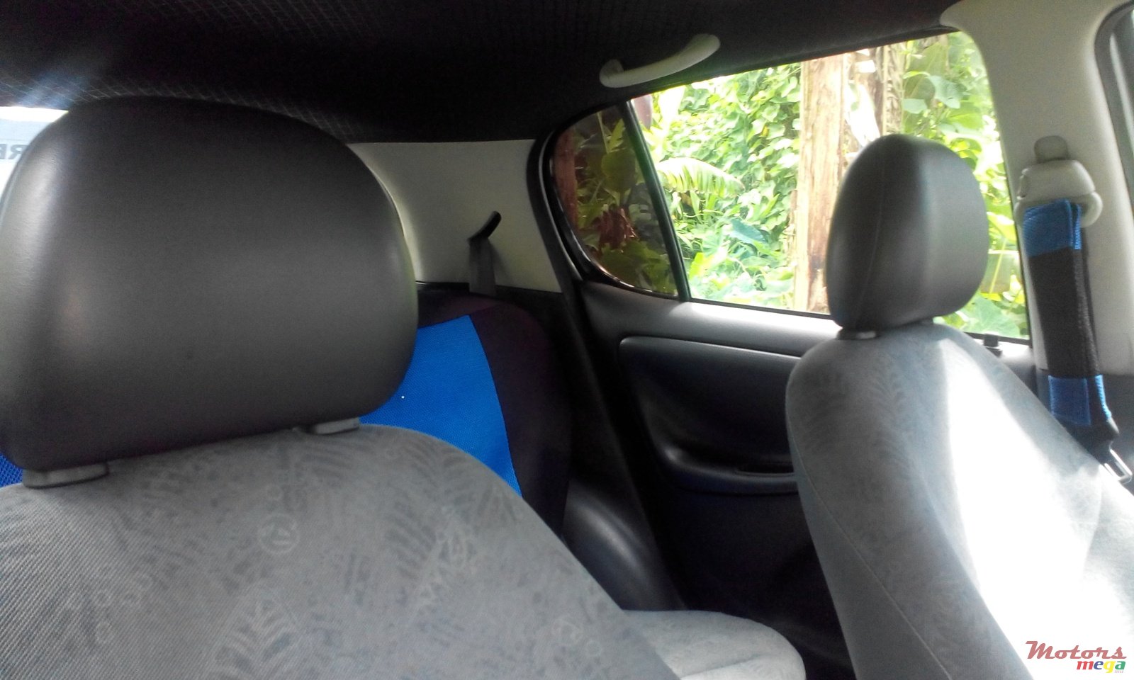 1999' Toyota Vitz photo #3