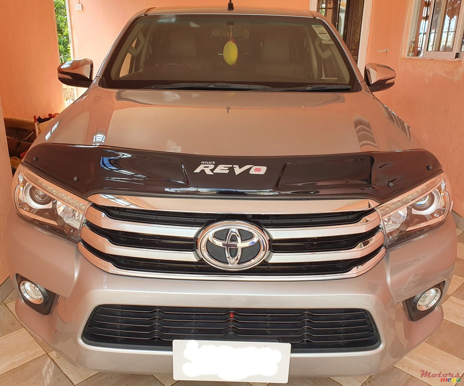 2016' Toyota Hilux photo #1