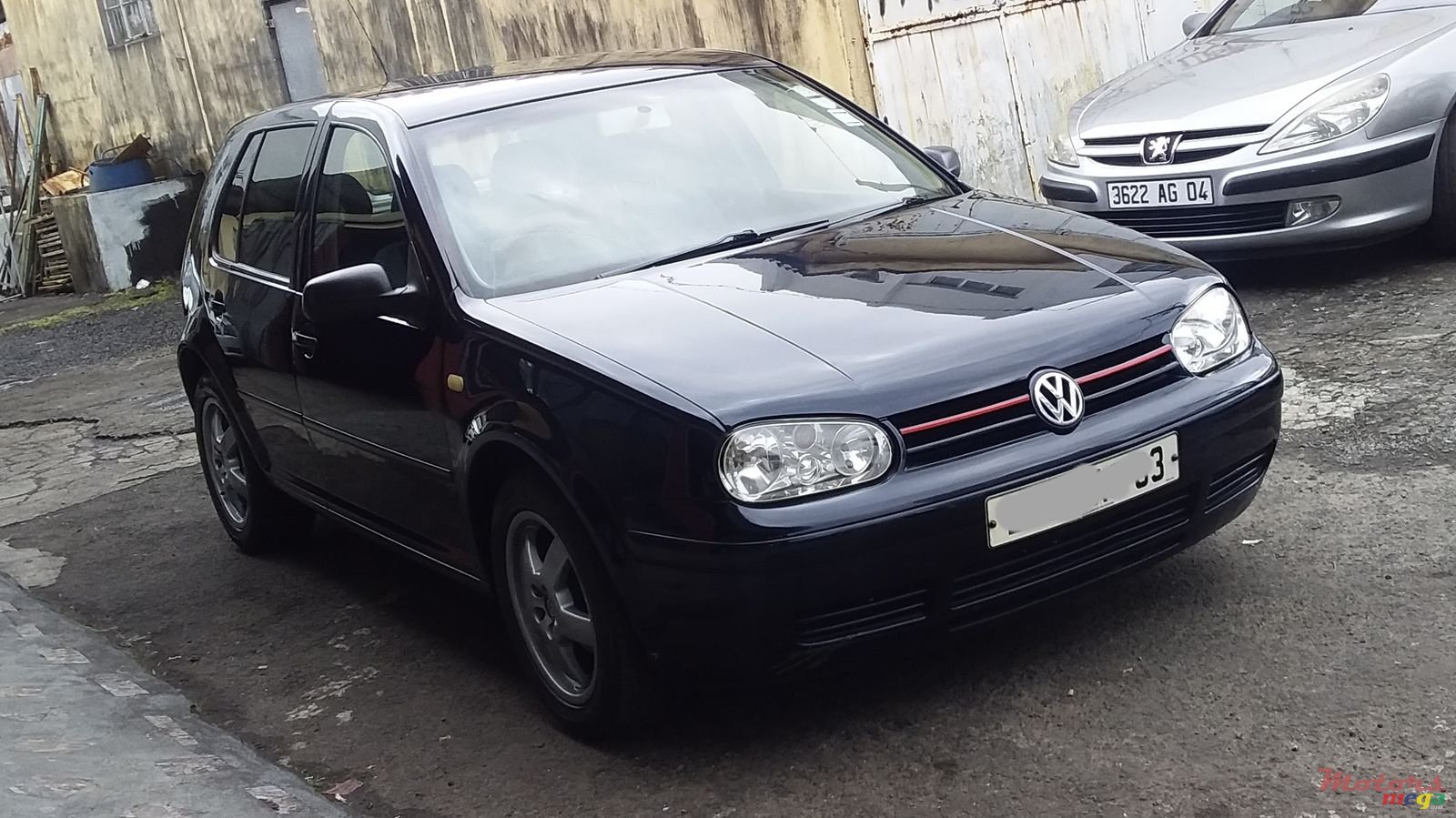 2003' Volkswagen Golf photo #2