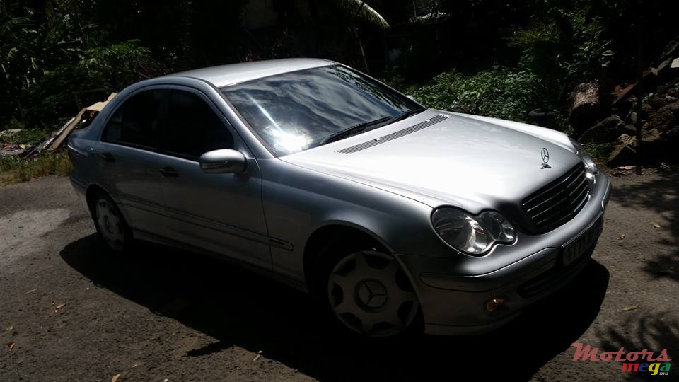 2005' Mercedes-Benz 220 Mercedes C220 CDI...URGENT! photo #5