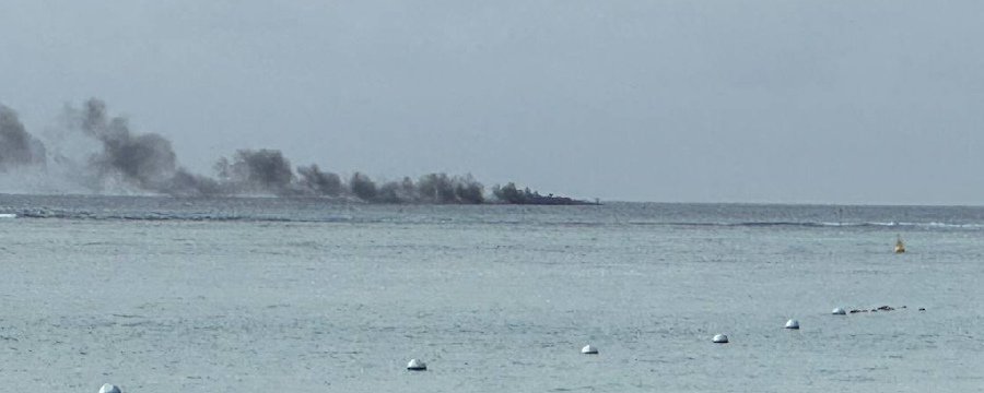 Au large de Flic-en-Flac : un bateau de plaisance en proie aux flammes