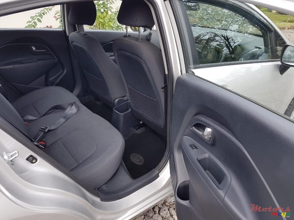 2012' Kia Rio photo #4