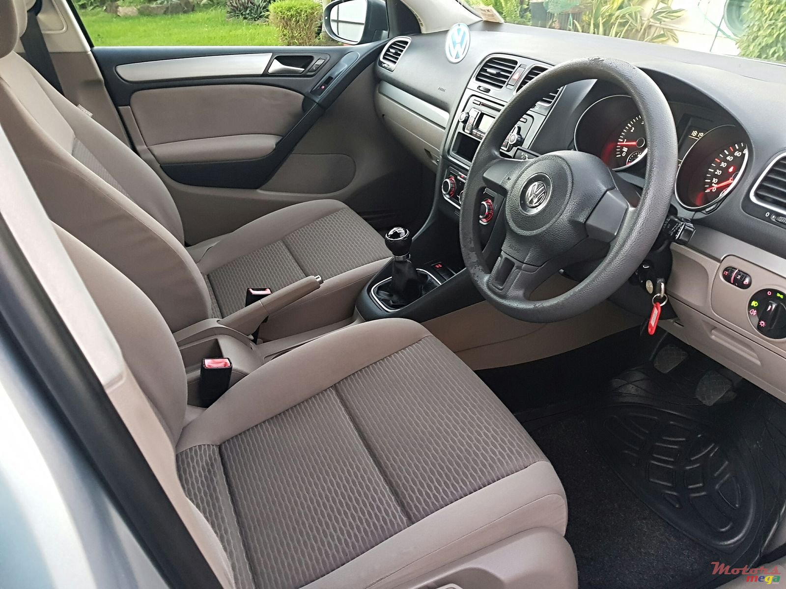 2009' Volkswagen Golf VI photo #3